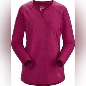 Arc'teryx Women's Long Sleeve Top in Berry Kadem Henley Large